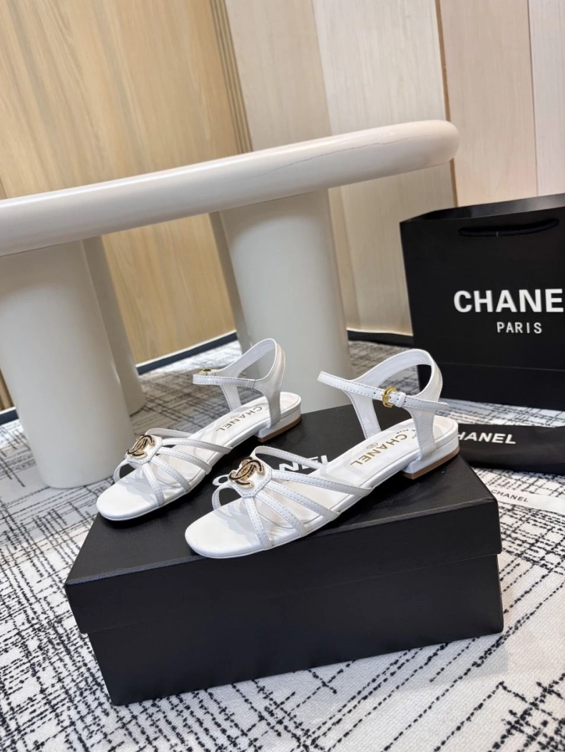 Resilient Chxnxl Sandals 118271