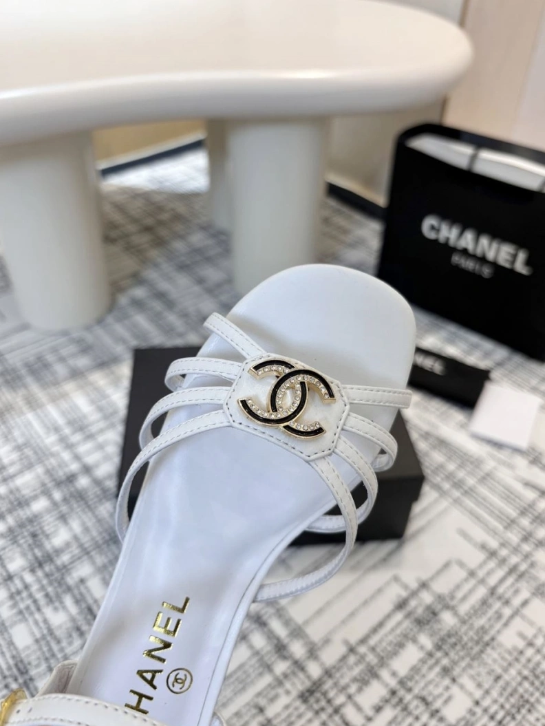 Resilient Chxnxl Sandals 118271