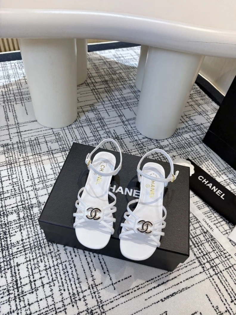 Resilient Chxnxl Sandals 118271
