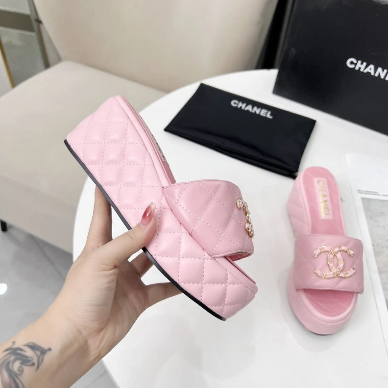EasyMatch Chxnxl Slippers 118182