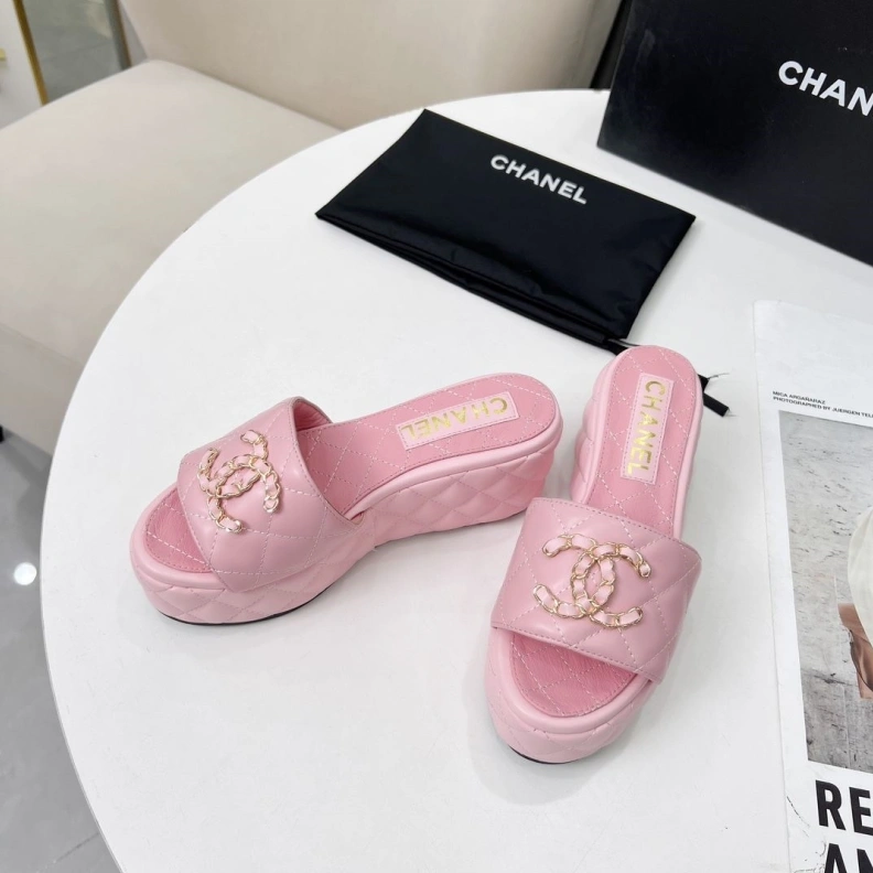EasyMatch Chxnxl Slippers 118182