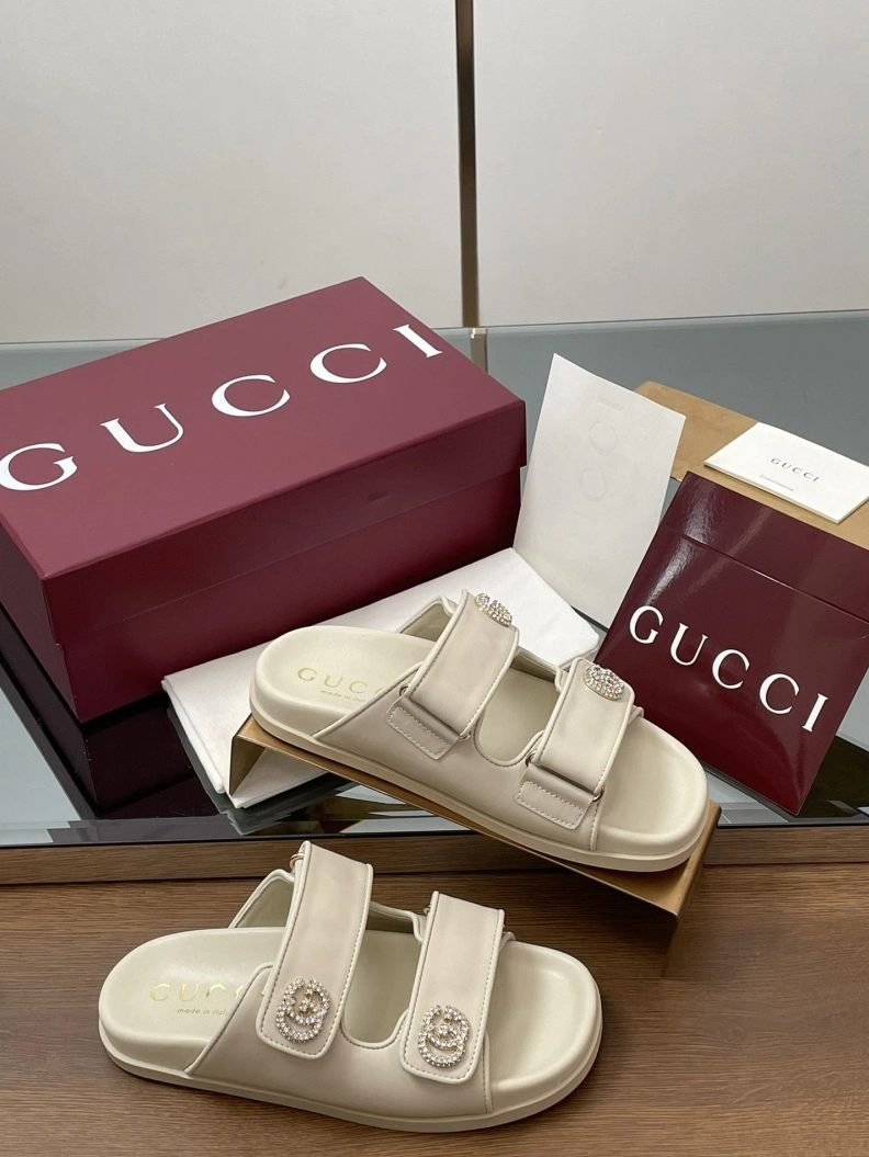 Gxccx Sandals WellDesigned 155646