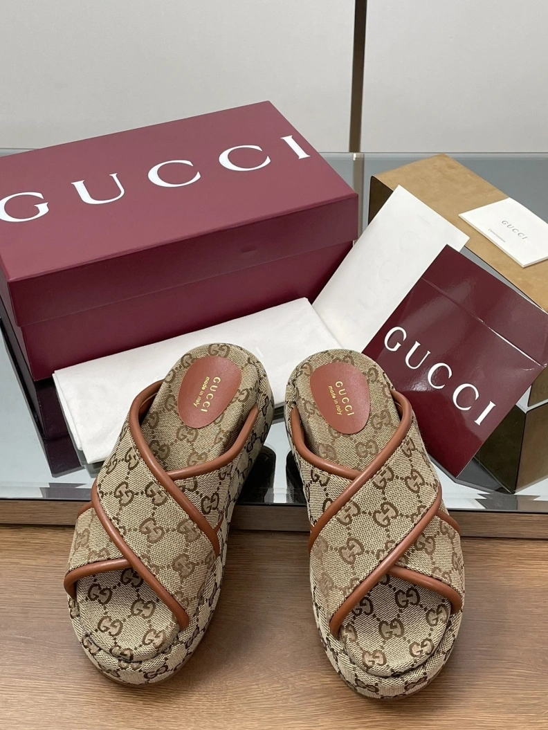 Gxccx Slippers Bright 155572