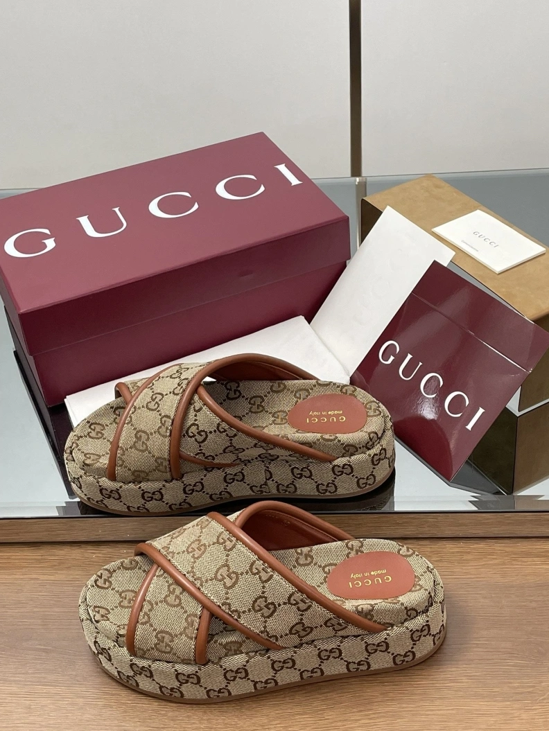 Gxccx Slippers Bright 155572