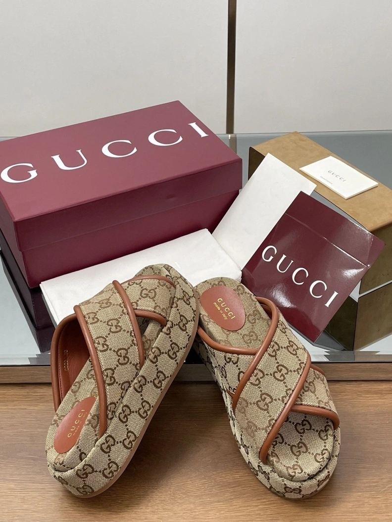 Gxccx Slippers Bright 155572