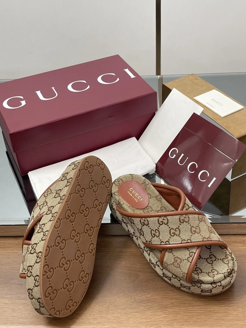 Gxccx Slippers Bright 155572