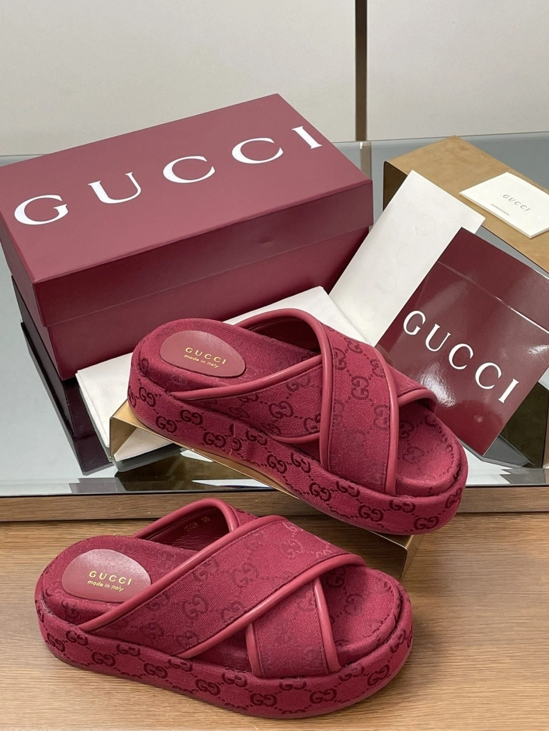 Cozy Gxccx Slippers 155560