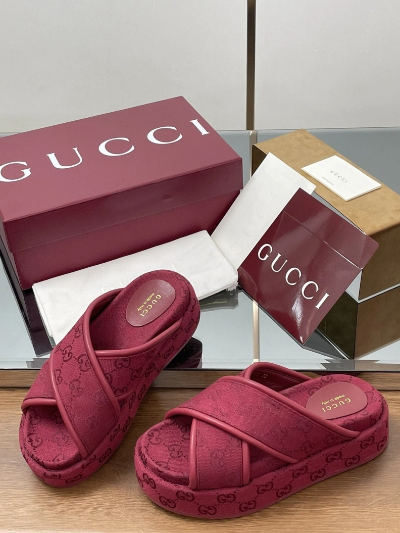 Cozy Gxccx Slippers 155560