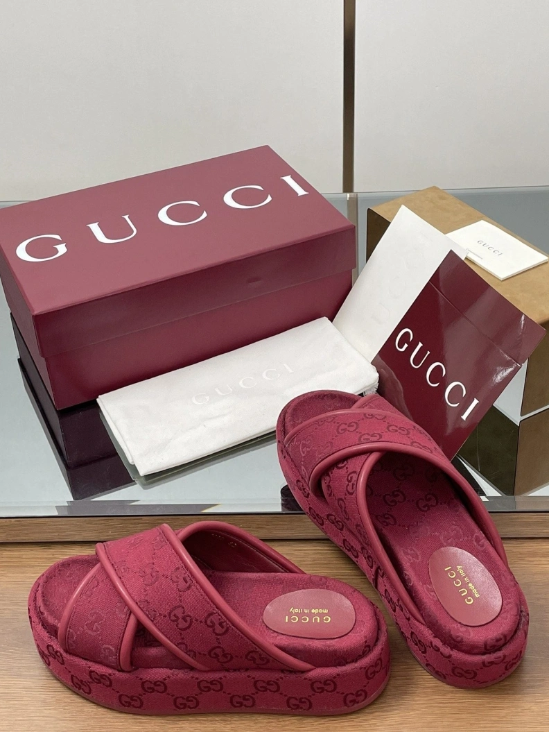 Cozy Gxccx Slippers 155560
