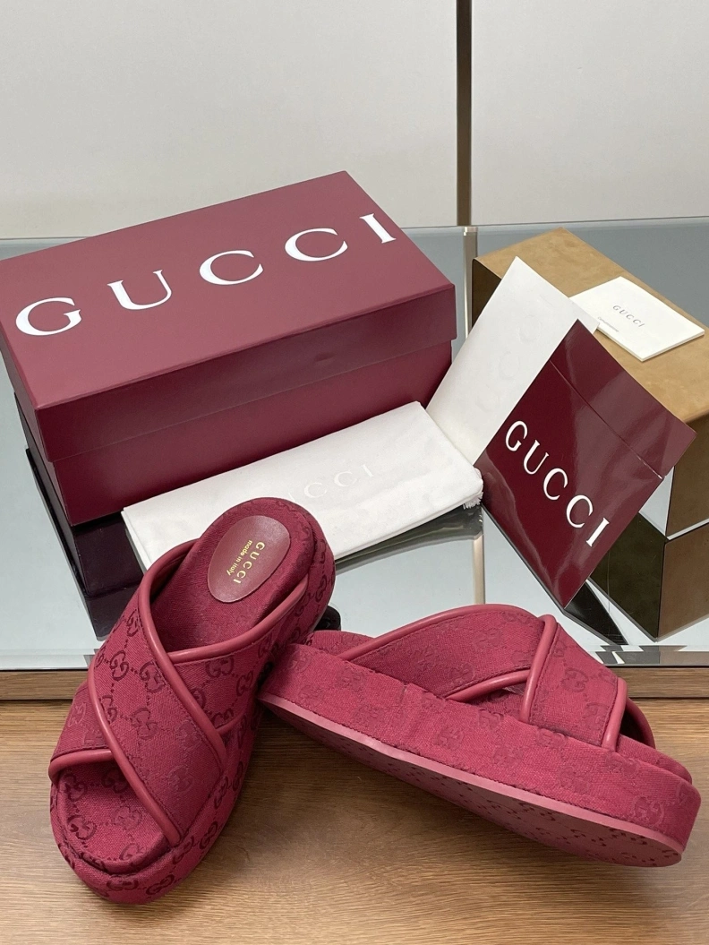 Cozy Gxccx Slippers 155560