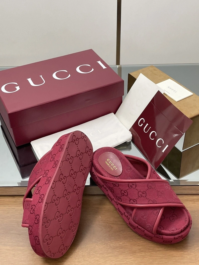 Cozy Gxccx Slippers 155560