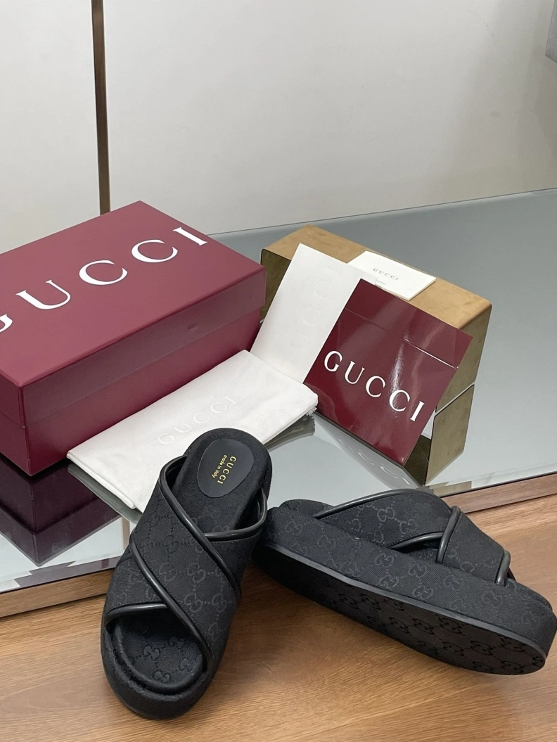 Gxccx Slippers EyeCatching 155567