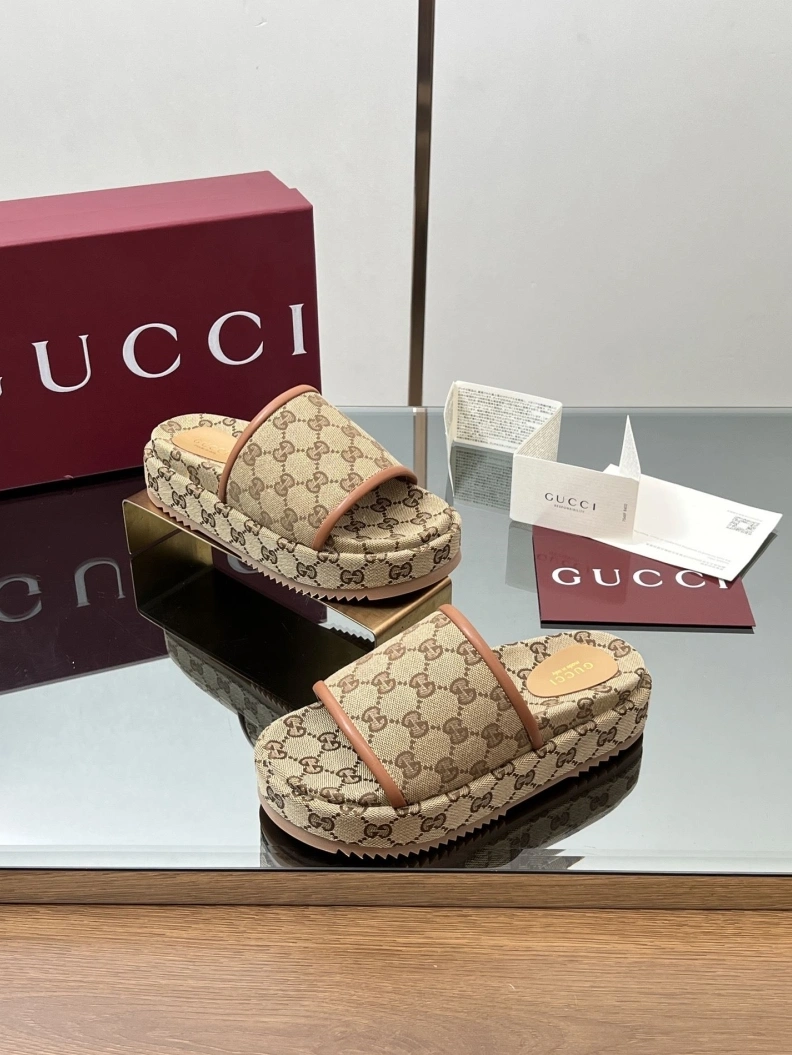 Fashionable Gxccx Slippers 155557