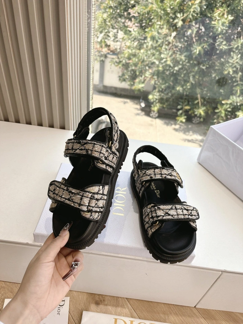 Bold Chxnxl Sandals 118257
