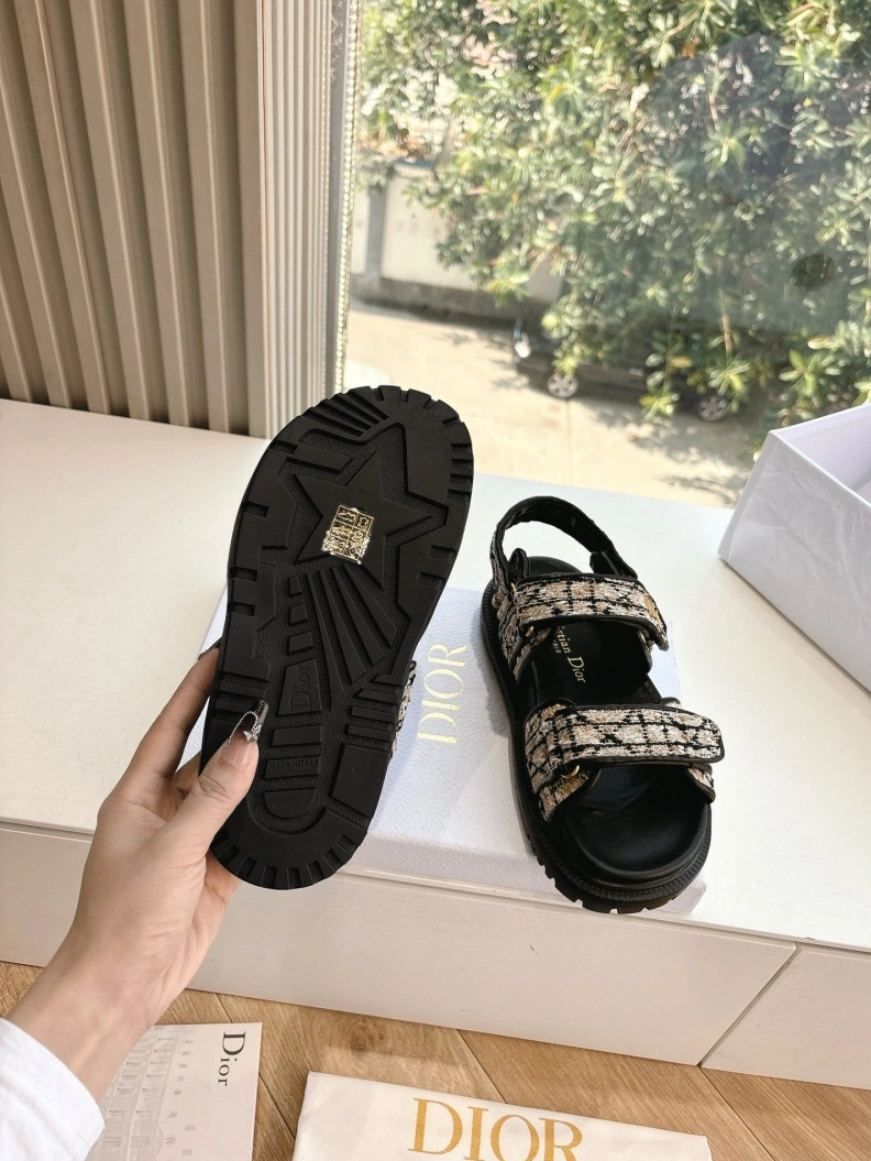 Bold Chxnxl Sandals 118257
