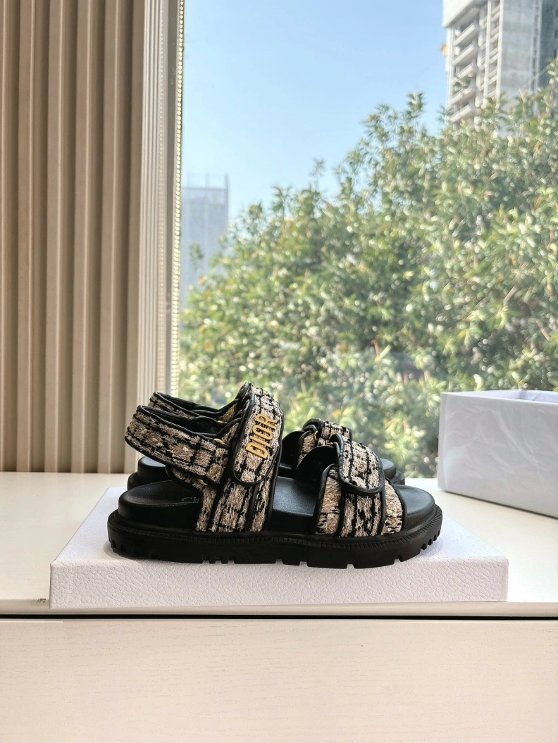 Bold Chxnxl Sandals 118257