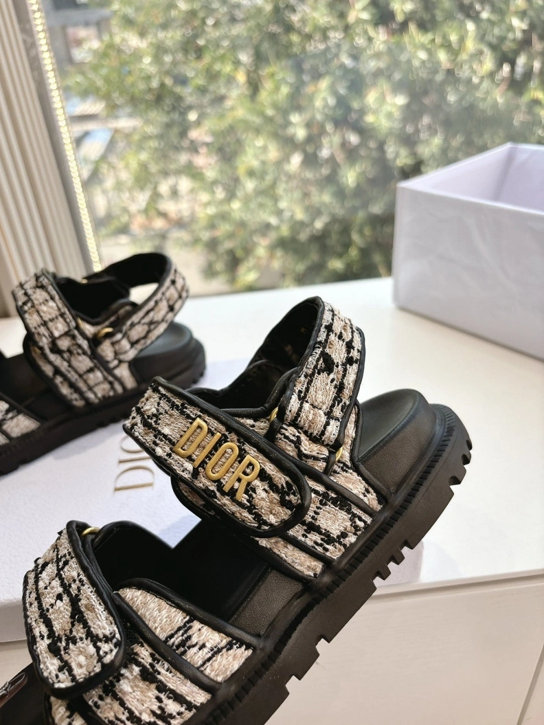 Bold Chxnxl Sandals 118257