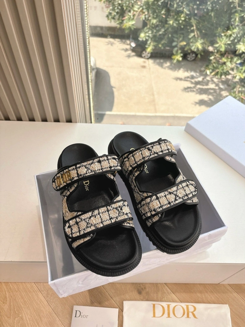 Chxnxl Sandals WellDesigned 118252