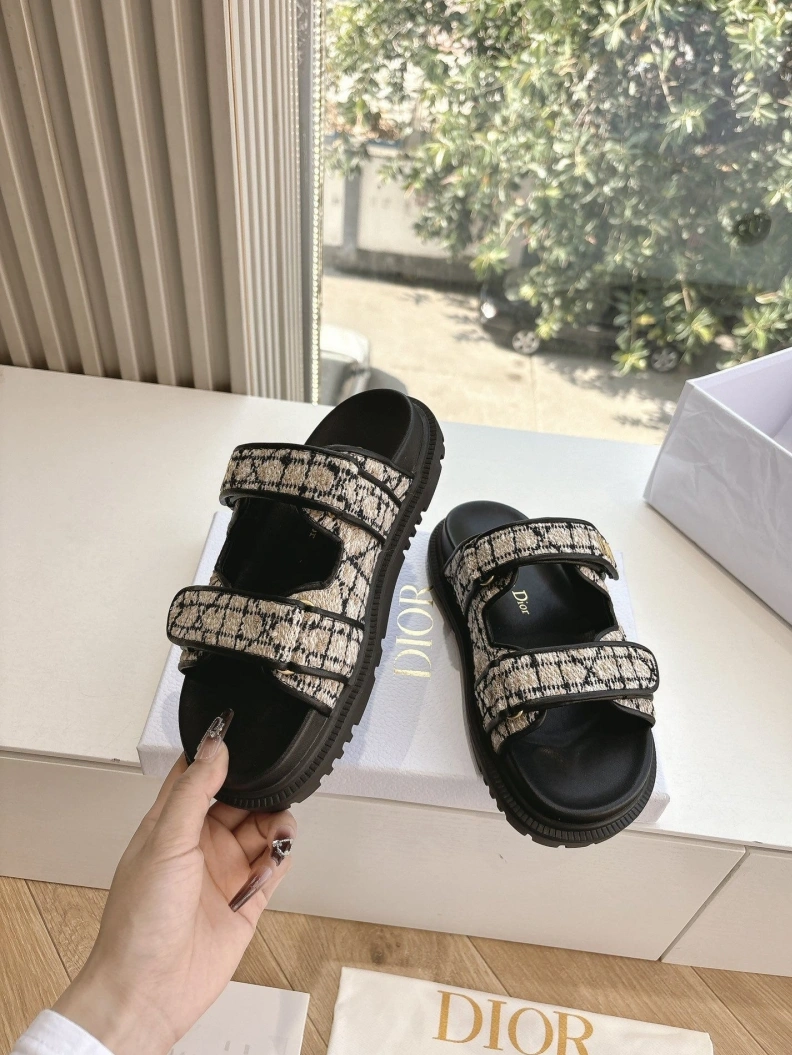 Chxnxl Sandals WellDesigned 118252