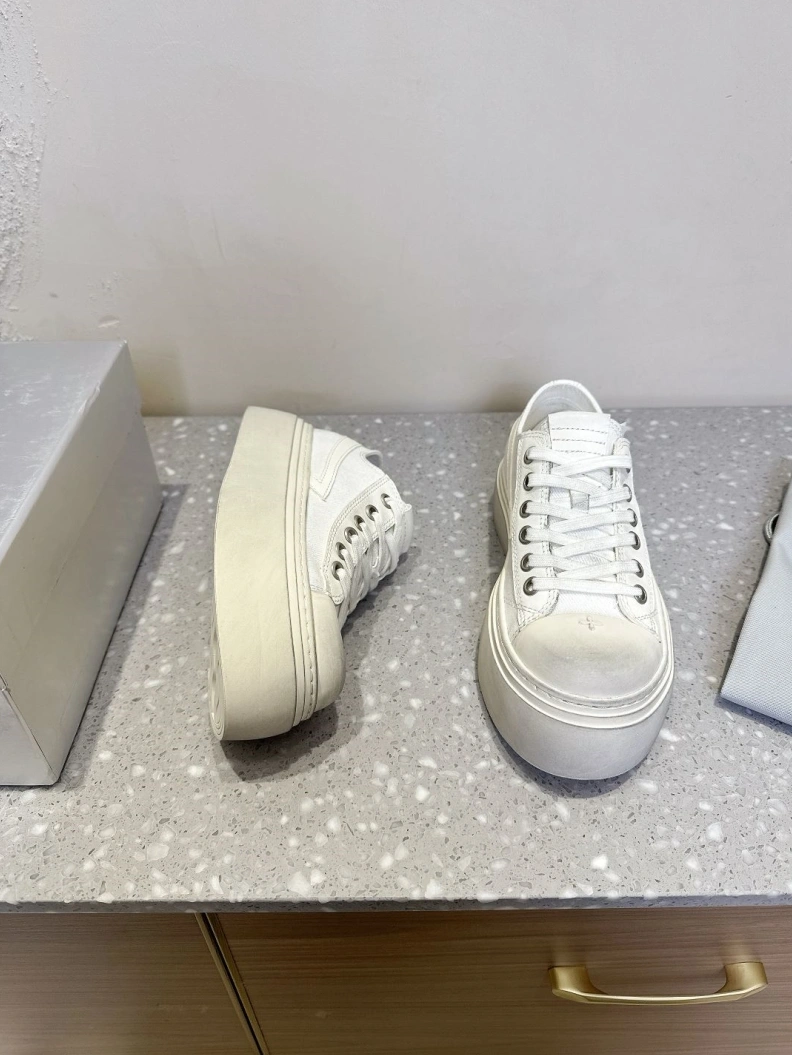Sleek Othxr Sneakers 210070