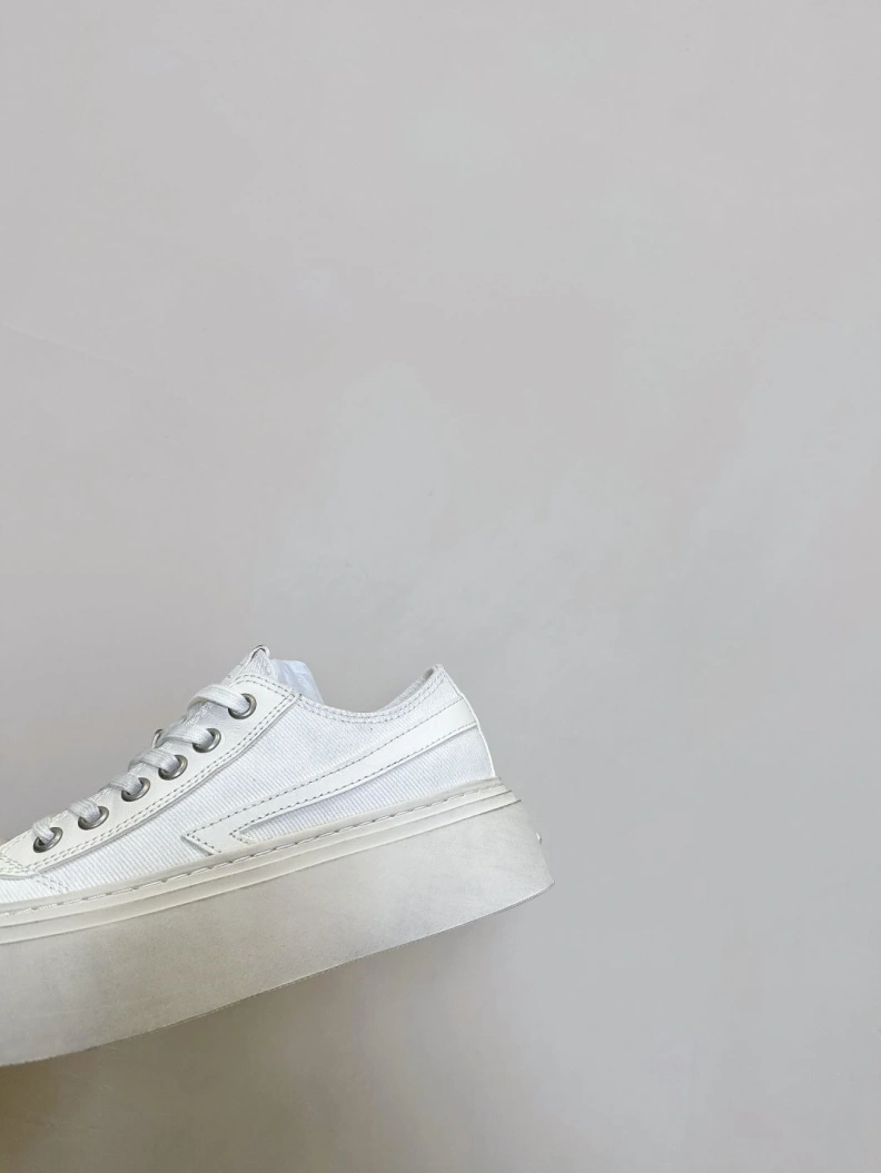 Sleek Othxr Sneakers 210070