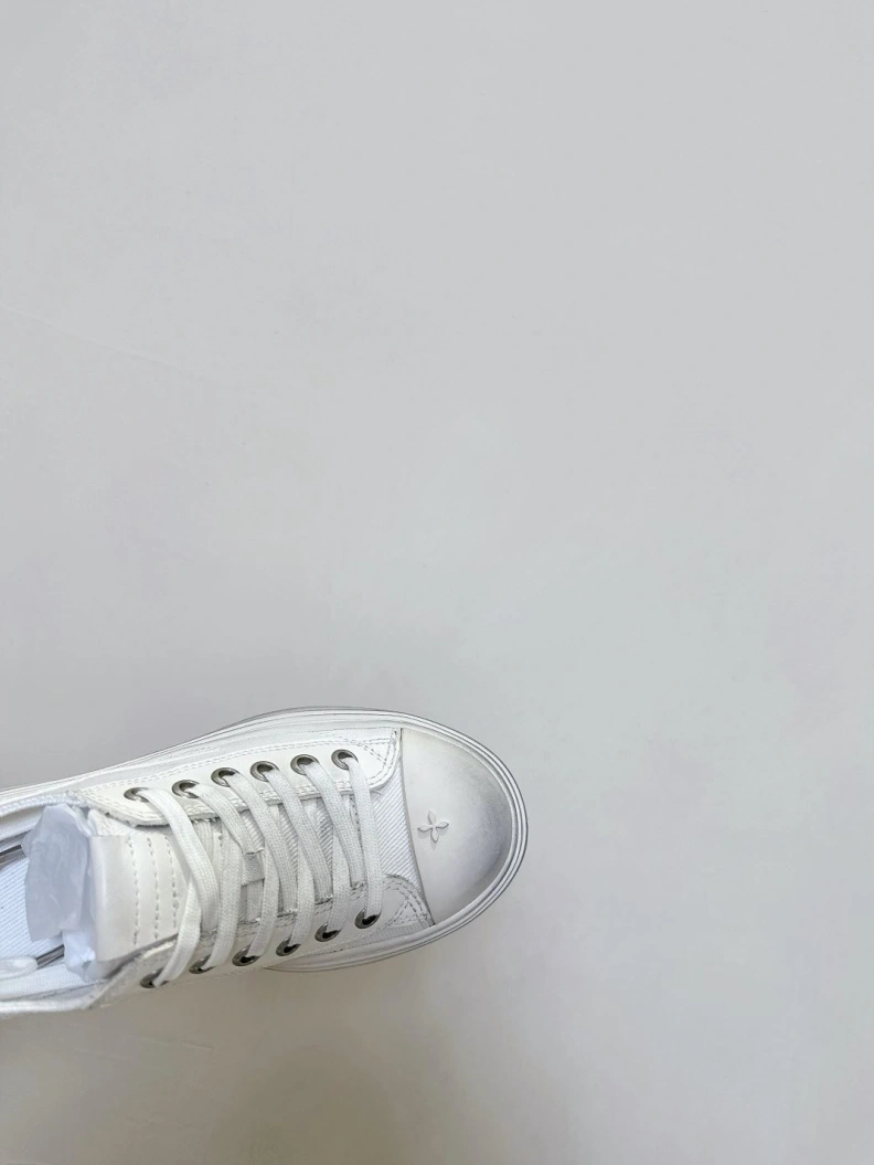 Sleek Othxr Sneakers 210070