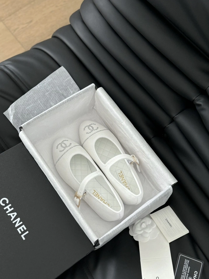 Compact Chxnxl Flat Shoes 118459