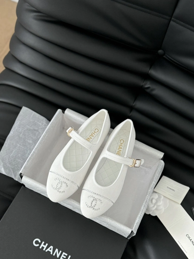 Compact Chxnxl Flat Shoes 118459