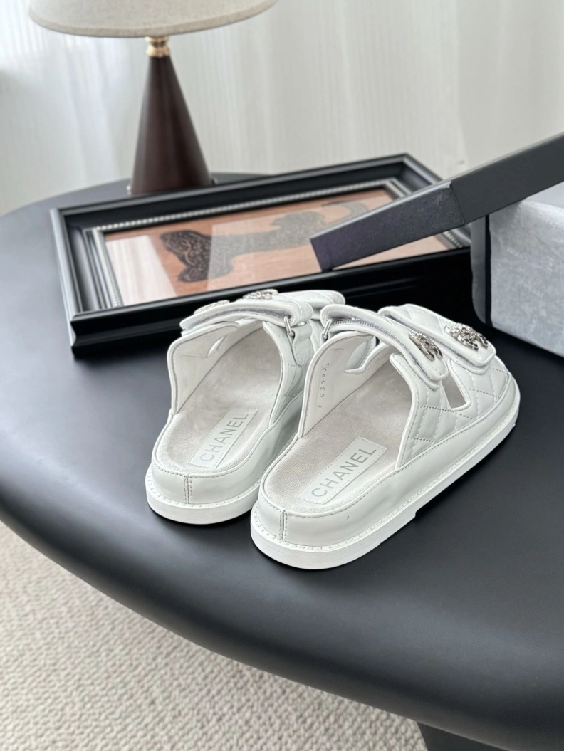 Sophisticated Chxnxl Sandals 118247