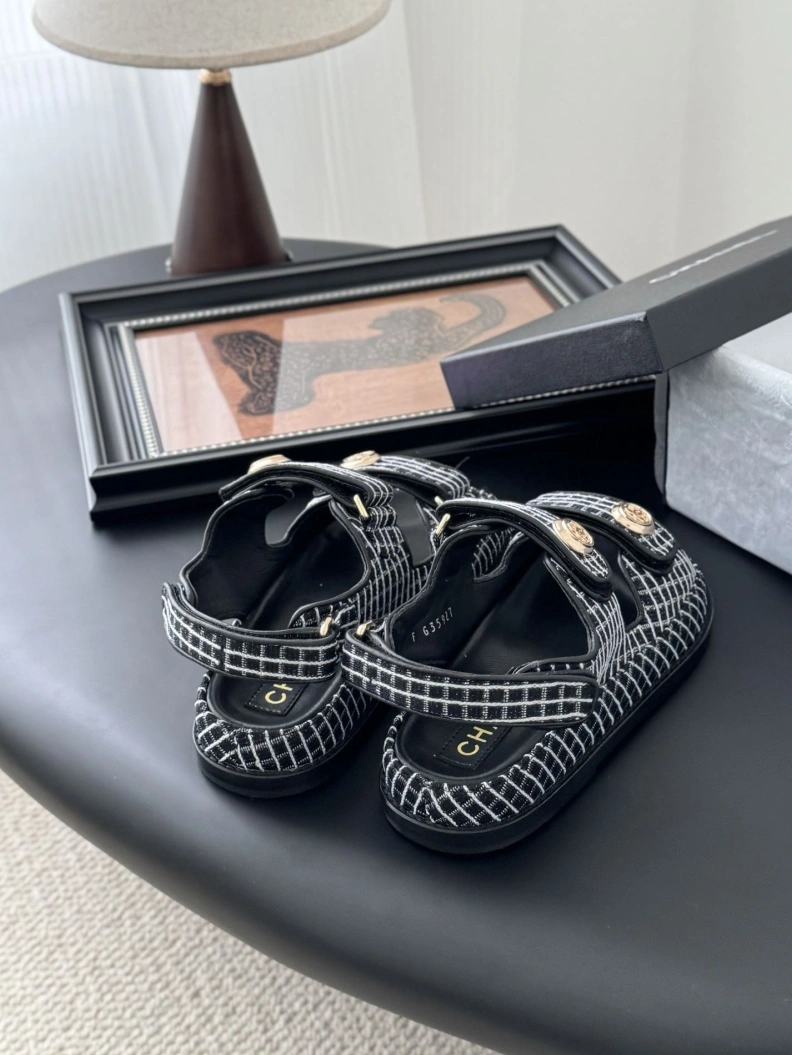 Chxnxl Sandals Bright 118221