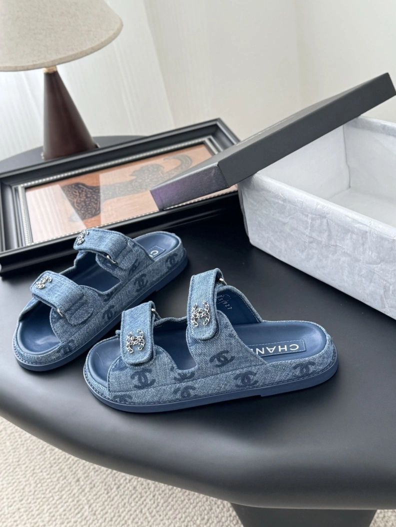 Bright Chxnxl Sandals 118229