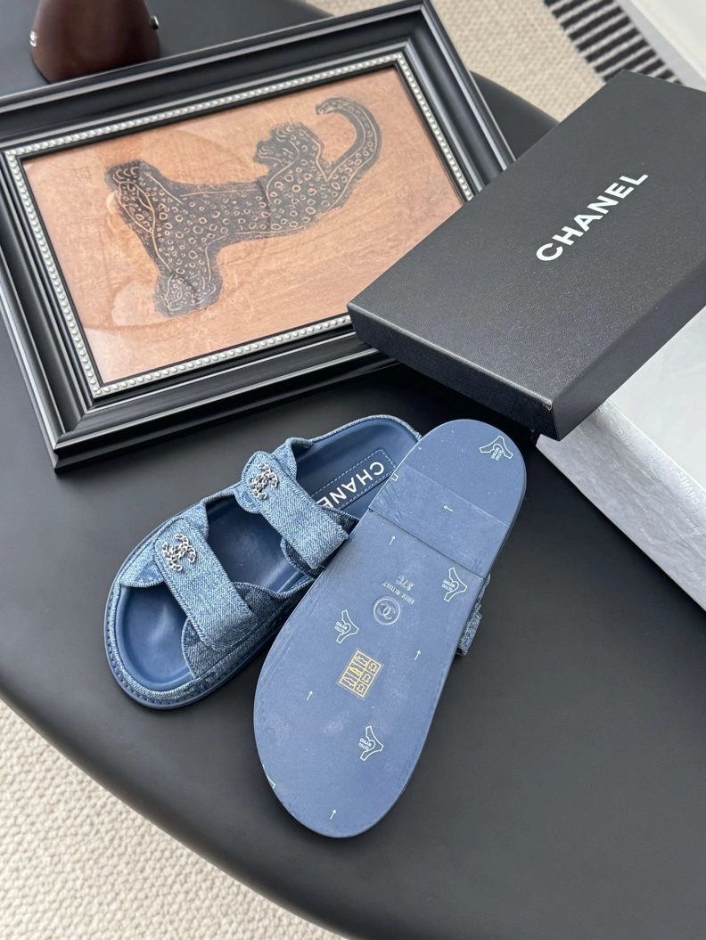 Bright Chxnxl Sandals 118229