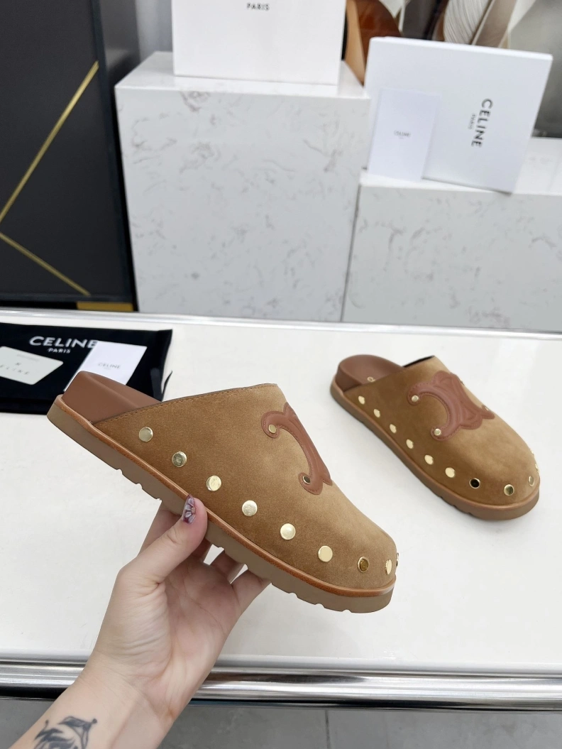 Versatile Cxlxne Slippers 115875