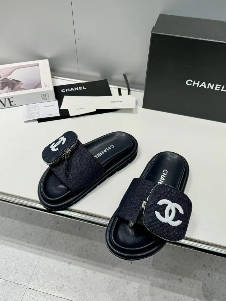 Modern Chxnxl Slippers 118169