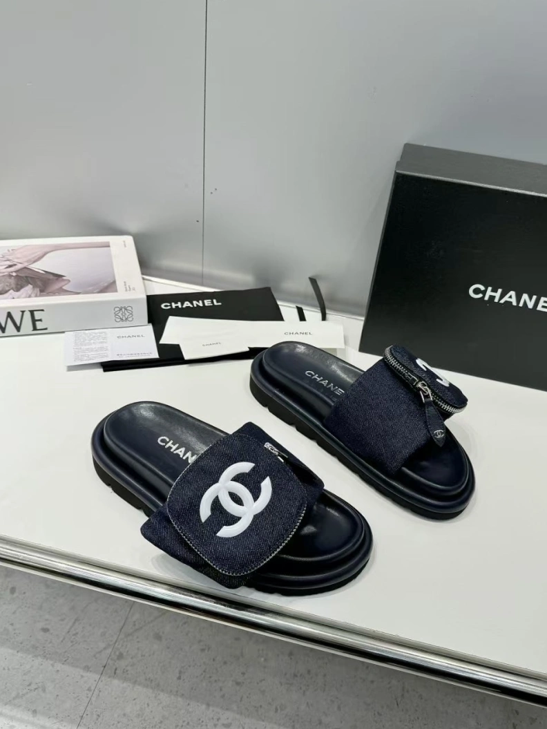 Modern Chxnxl Slippers 118169