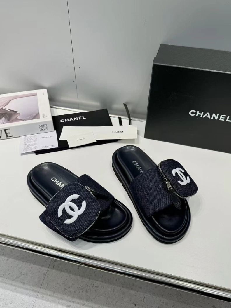 Modern Chxnxl Slippers 118169
