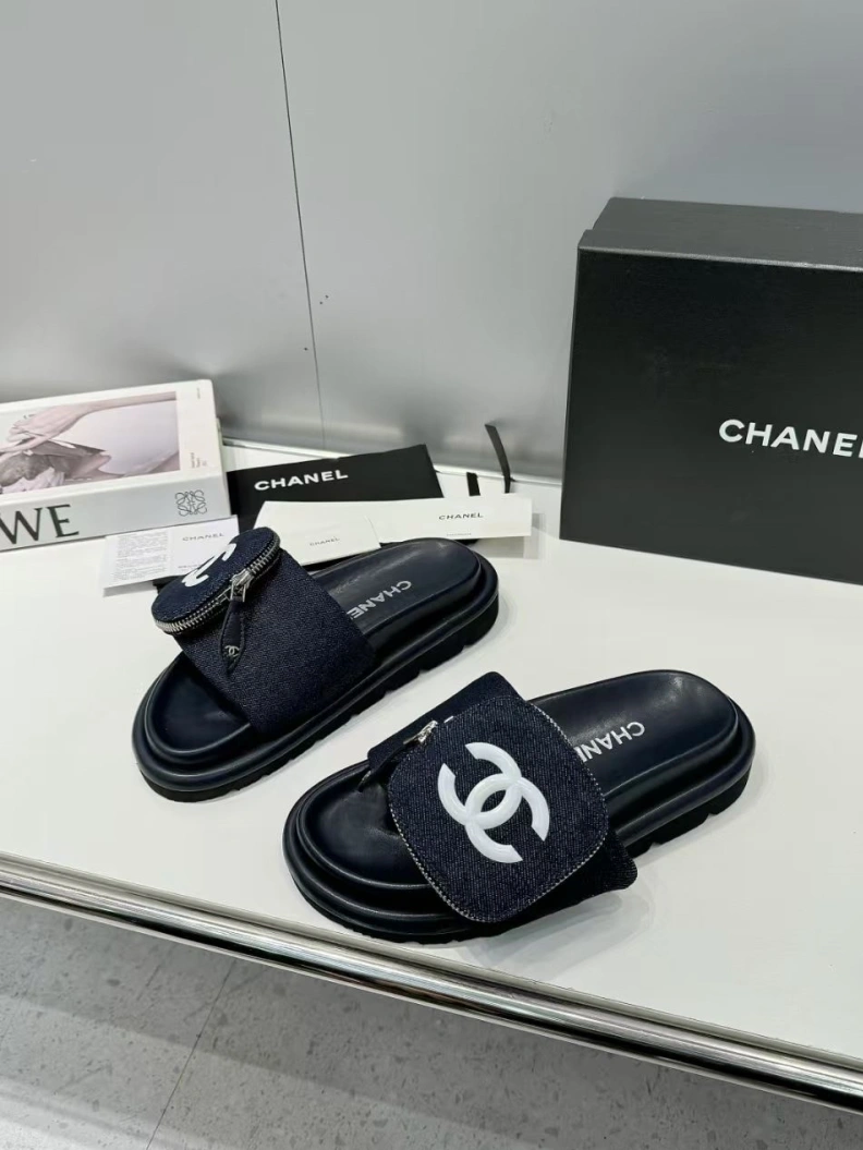 Modern Chxnxl Slippers 118169