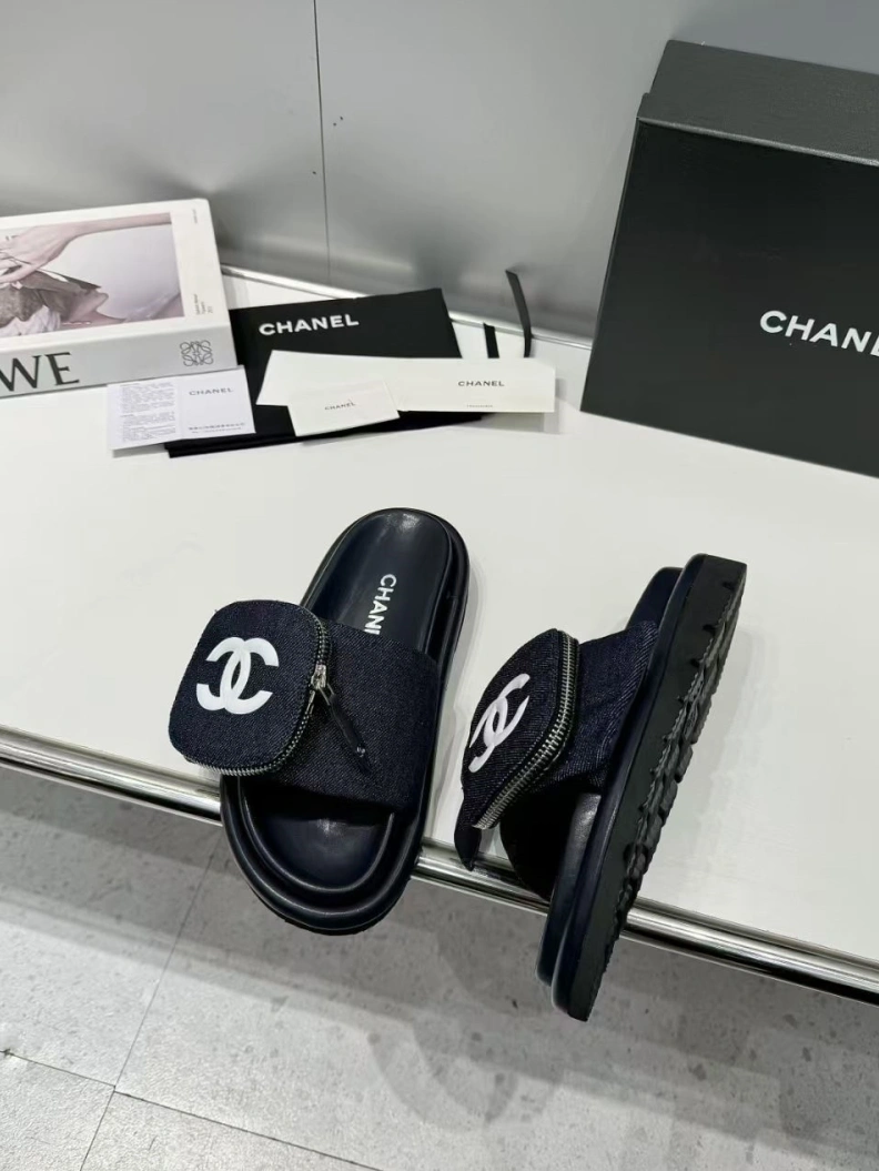 Modern Chxnxl Slippers 118169