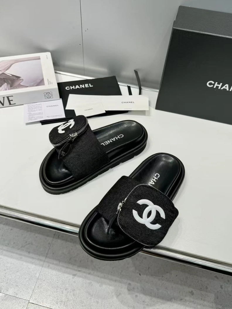 Reliable Chxnxl Slippers 118172