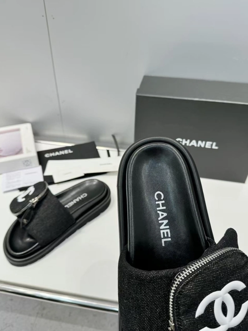 Reliable Chxnxl Slippers 118172