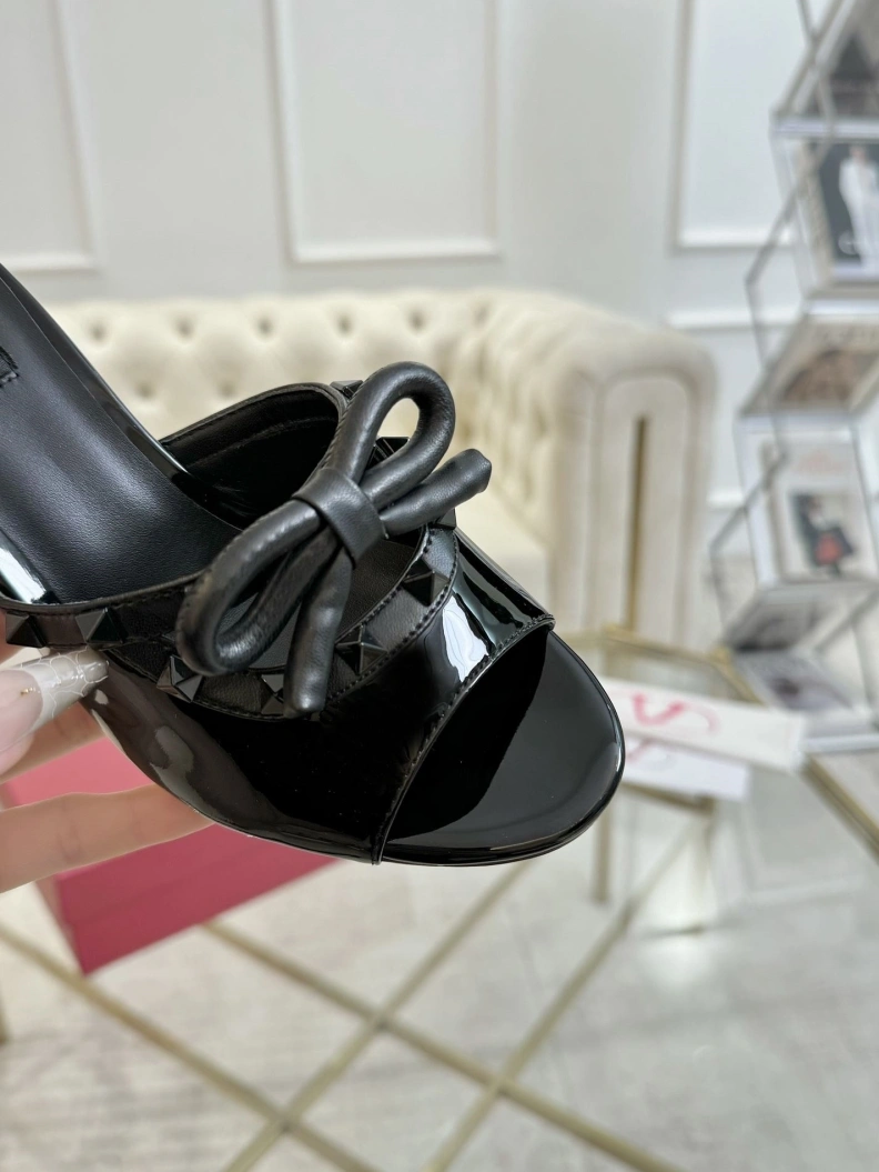 Trendy Vxlxntino Sandals 228810