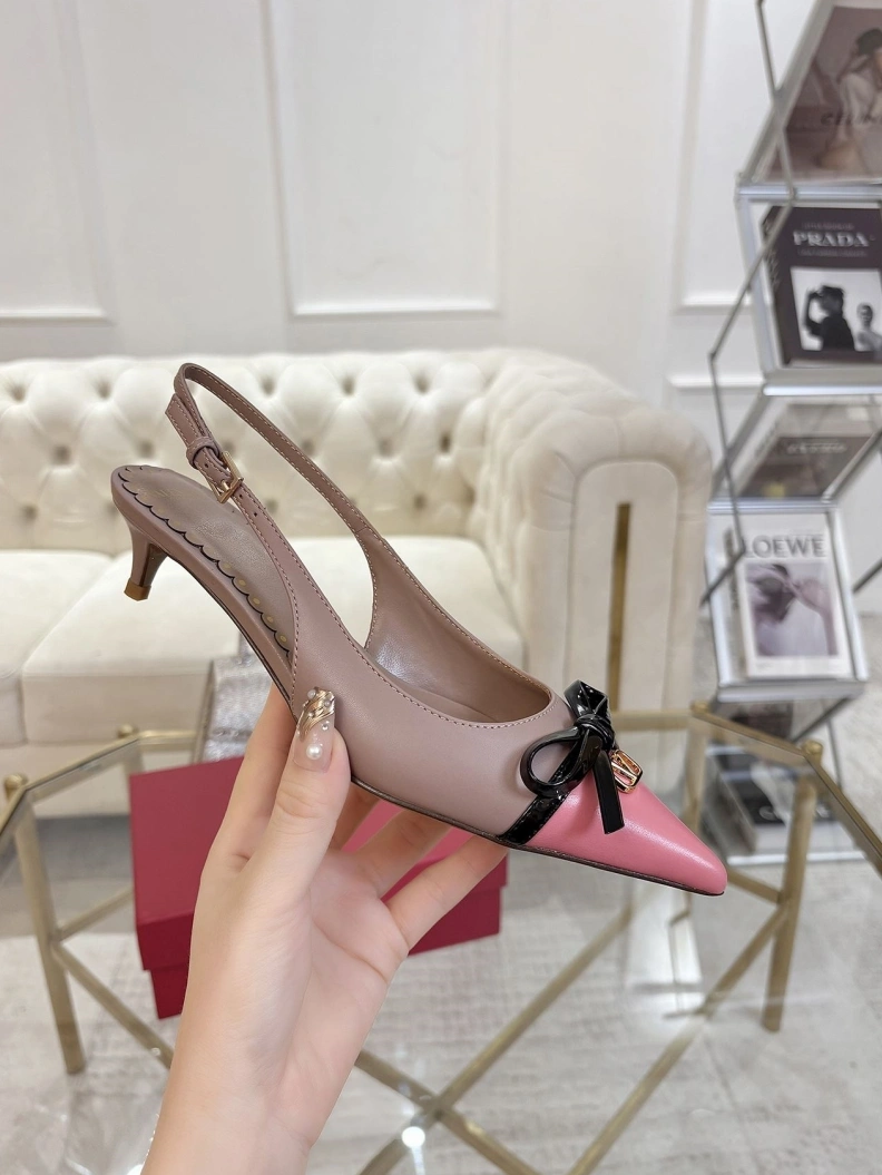Versatile Vxlxntino Sandals 228803