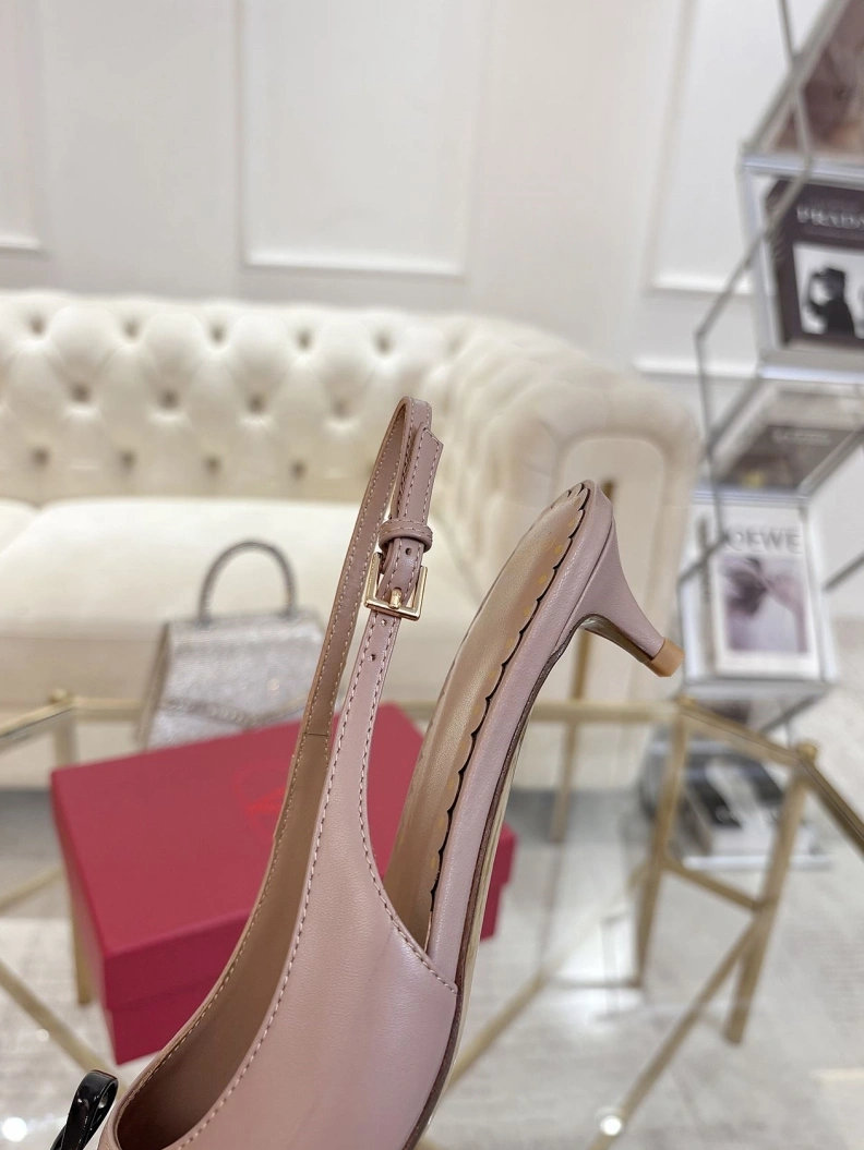 Versatile Vxlxntino Sandals 228803