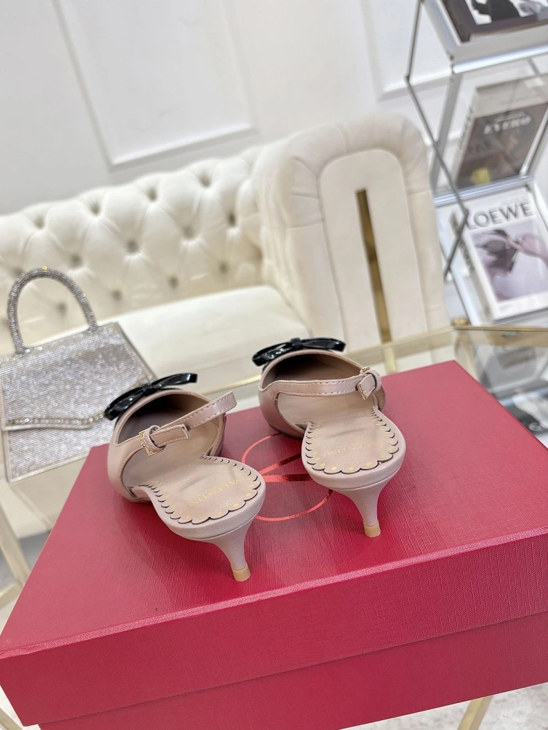 Versatile Vxlxntino Sandals 228803