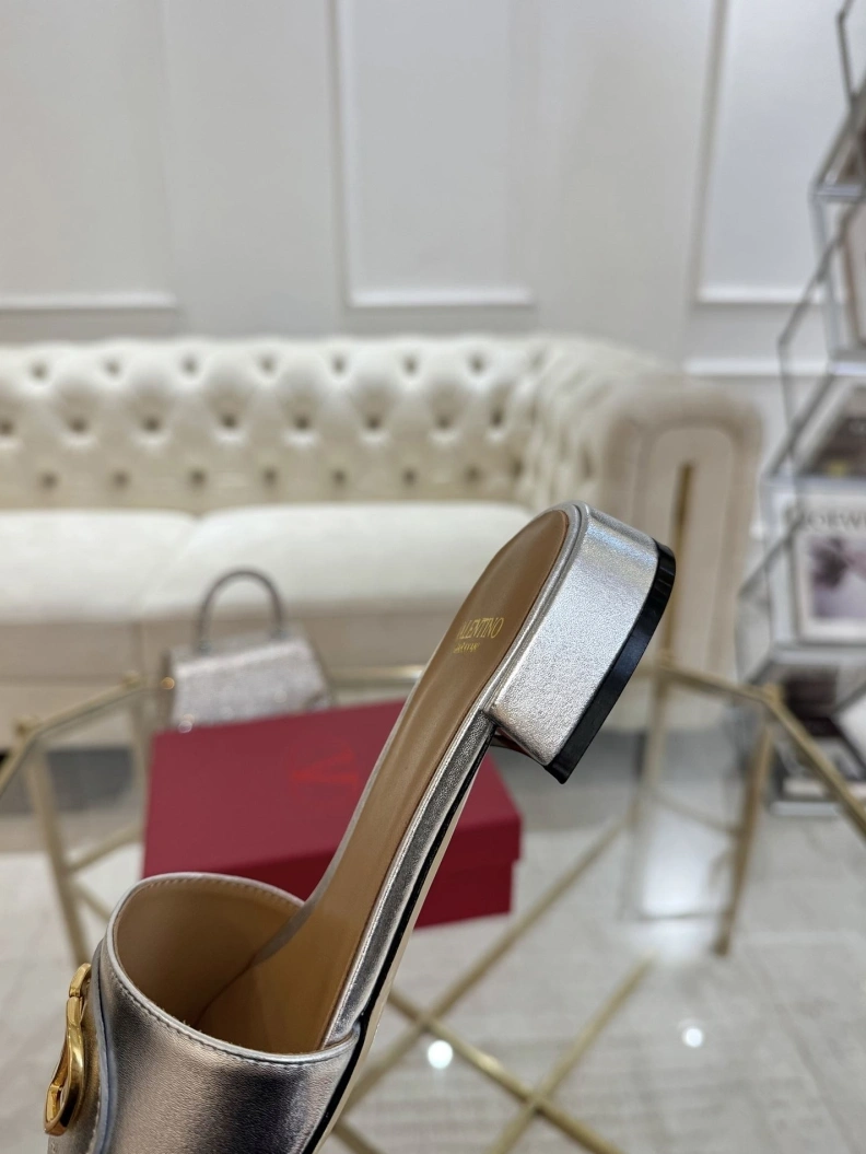 Sleek Gxvxnchy Sandals 152012