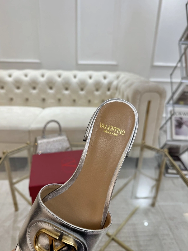 Sleek Gxvxnchy Sandals 152012