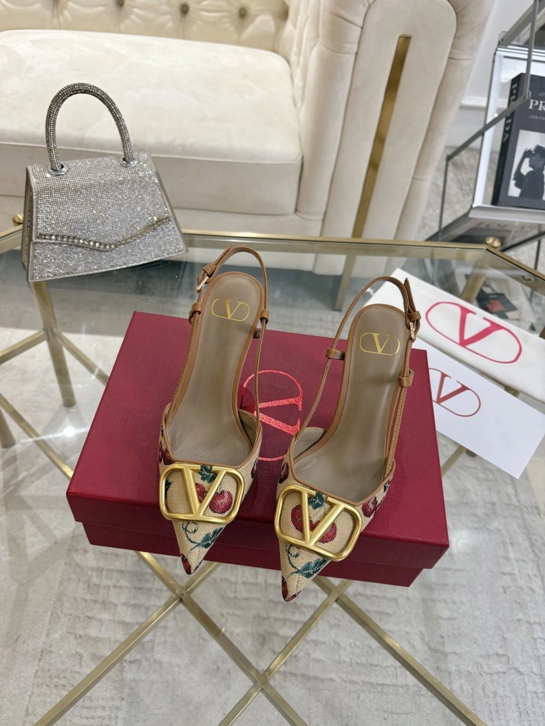 Efficient Gxvxnchy Sandals 152011