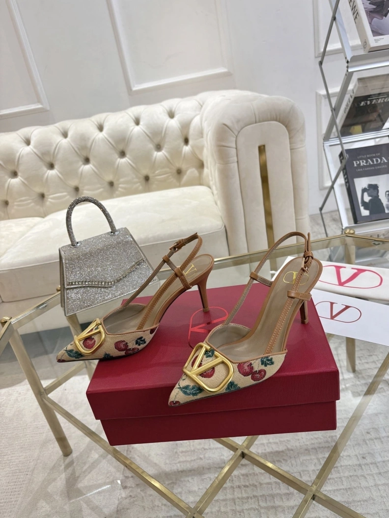 Efficient Gxvxnchy Sandals 152011