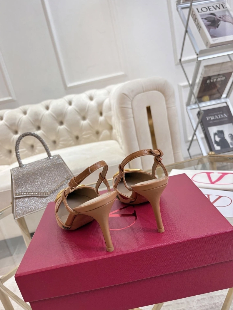 Efficient Gxvxnchy Sandals 152011
