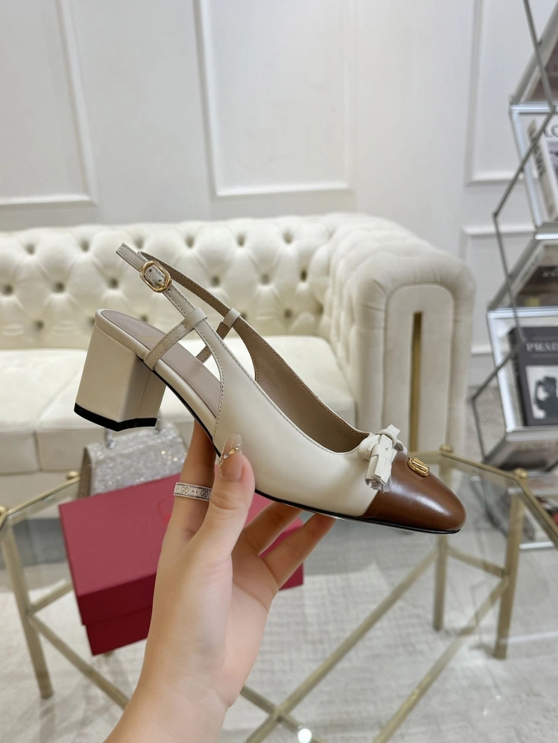 Elegant Vxlxntino Sandals 228814